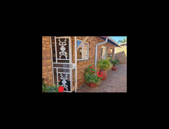 3 BEDROOM HOUSE SOLD IN MAGALIESKRUIN